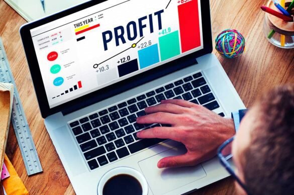 Tom lee's plan to make profit in divergence market | LegalTechMunch