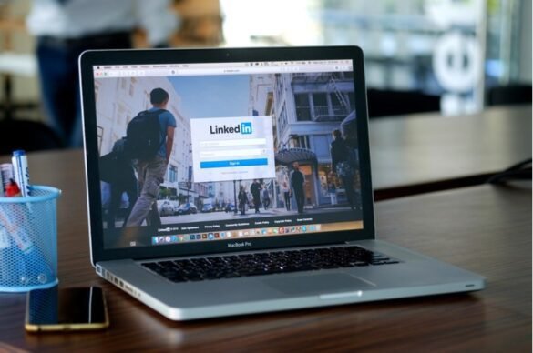 According to the latest marketing news, Linkedin’s Carousel Ads yo ‘Humanize’ B2B Marketing