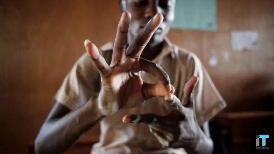 New Hand-Tracking Algorithm: A Breakthrough for Sign Language Interpretation