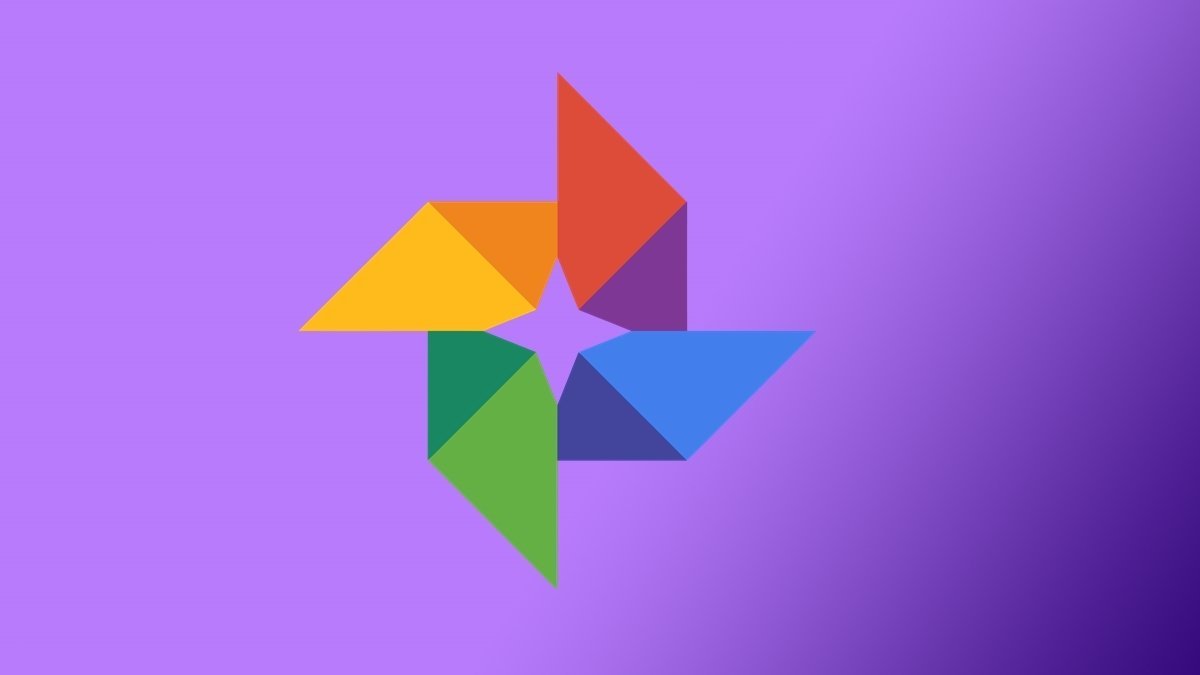 Google Photos includes a chat feature to its app