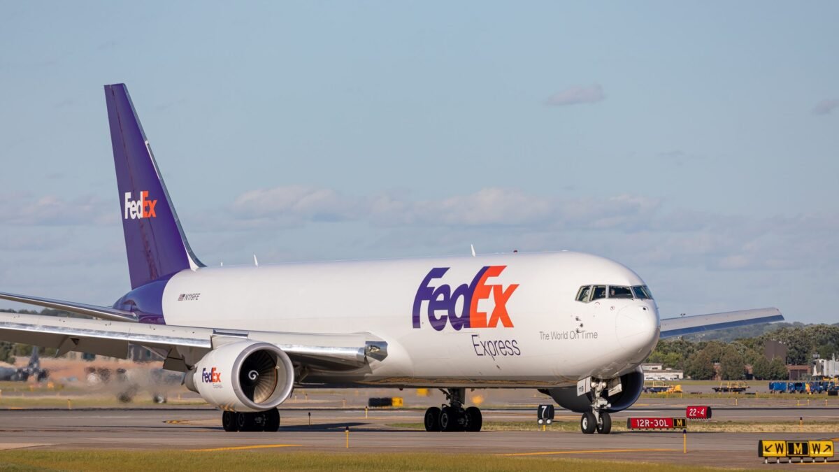 FedEx & Microsoft join forces to transform commerce through FedEx Surround