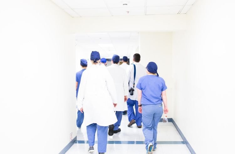 8 hottest artificial intelligence trends in 2022 so far 2 healthcare professionals after a shift