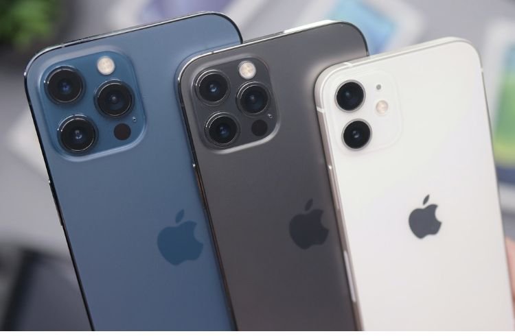 Is Apple allowing third-party app stores to feature on iPhones?