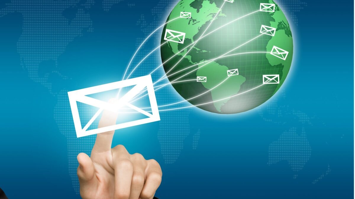 How to Use Email Marketing to Promote Your Travel & Tourism Business