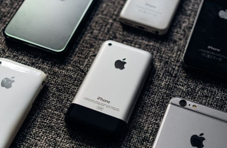 Celebrating 16 Years Since Steve Jobs Unveiled the First iPhone