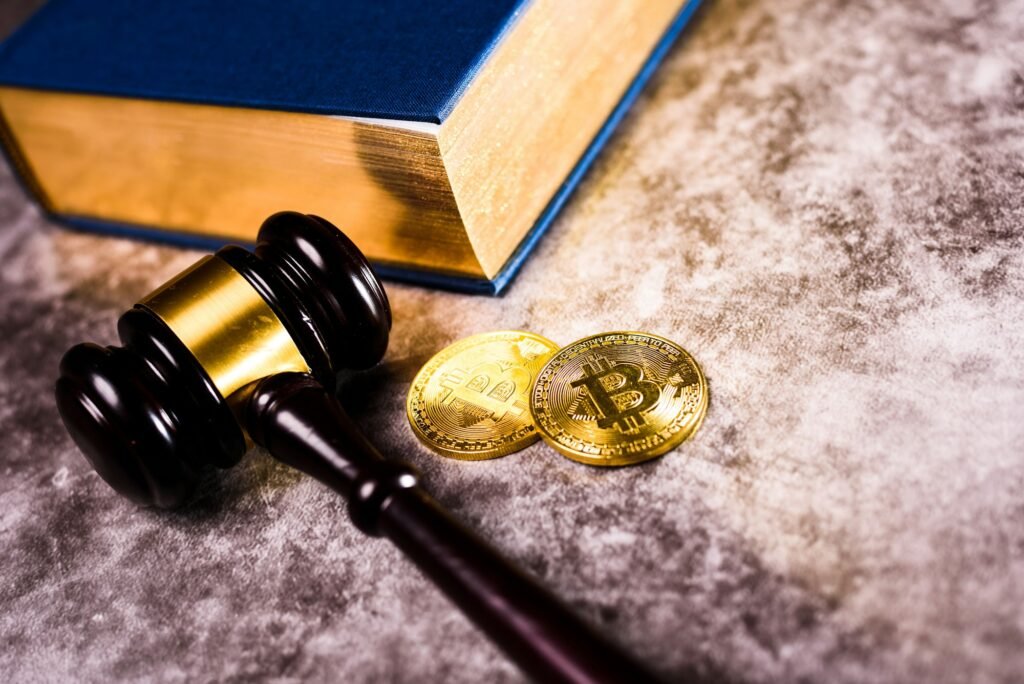 Justice persecutes the buyers of illegal bitcoins, accuses of fraud.