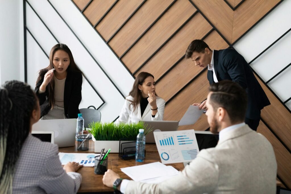 startup accountants discuss company affairs at a round table