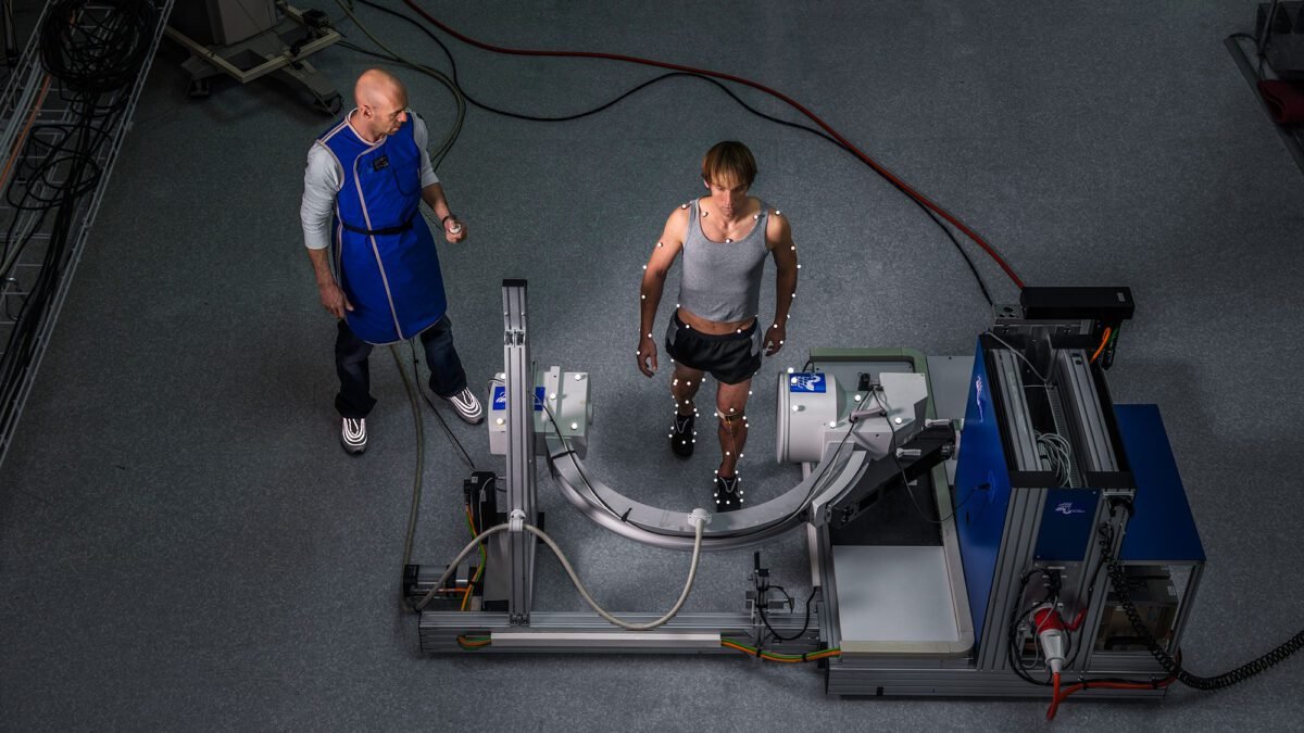 AI in Sports: Enhancing Play, safety, and Fan Experience